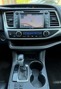 2015 Toyota Highlander XLE - Photo 17 - San Jose, CA 95126