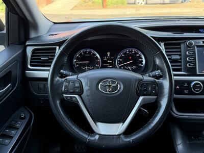 2015 Toyota Highlander XLE - Photo 14 - San Jose, CA 95126