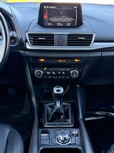 2018 Mazda Mazda3 Touring   - Photo 14 - San Jose, CA 95126