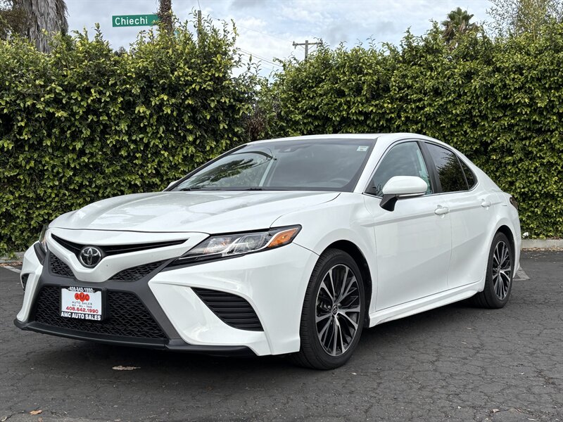 2020 Toyota Camry SE   - Photo 1 - San Jose, CA 95126