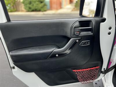 2017 Jeep Wrangler Unlimited Rubicon Recon   - Photo 22 - San Jose, CA 95126
