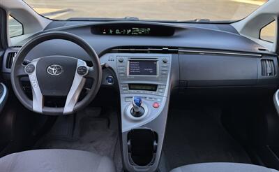 2015 Toyota Prius Three   - Photo 8 - San Jose, CA 95126