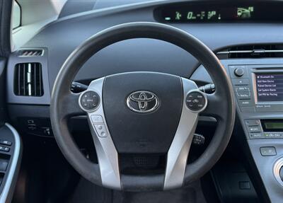 2015 Toyota Prius Three   - Photo 9 - San Jose, CA 95126