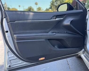 2019 Toyota Camry SE   - Photo 14 - San Jose, CA 95126