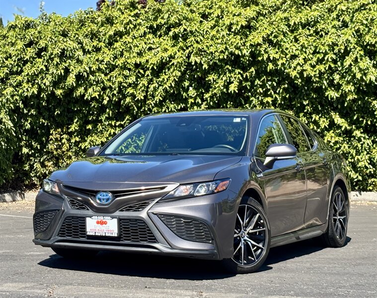 2021 Toyota Camry Hybrid SE  
