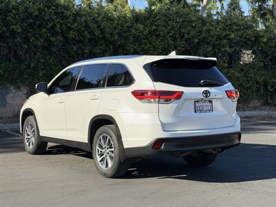 2019 Toyota Highlander XLE   - Photo 3 - San Jose, CA 95126