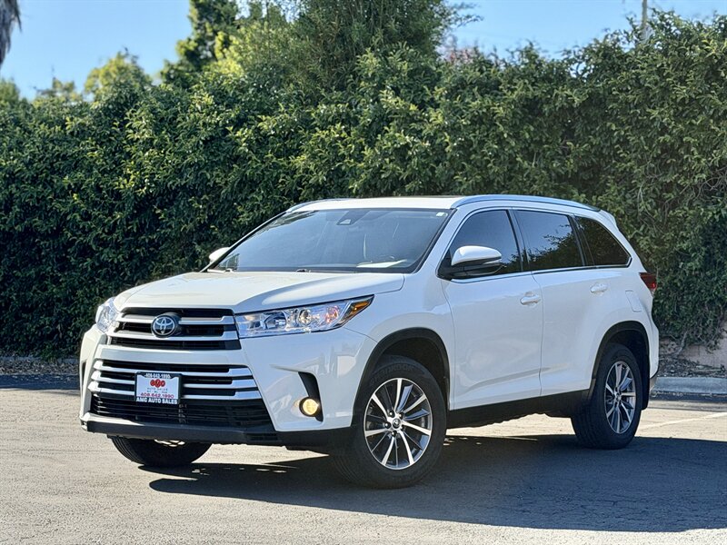 2019 Toyota Highlander XLE   - Photo 1 - San Jose, CA 95126