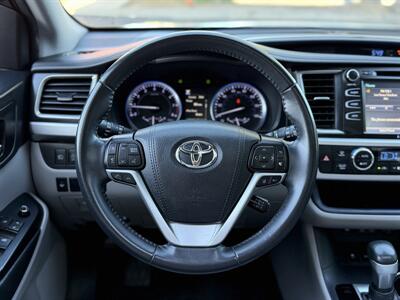 2019 Toyota Highlander XLE   - Photo 15 - San Jose, CA 95126