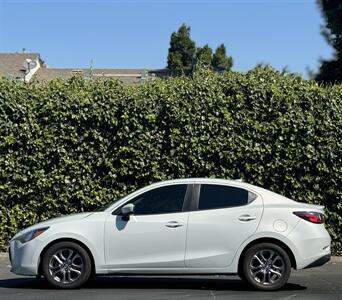 2019 Toyota Yaris LE   - Photo 2 - San Jose, CA 95126