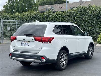 2017 Mitsubishi Outlander SEL   - Photo 5 - San Jose, CA 95126