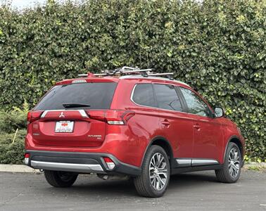 2018 Mitsubishi Outlander SEL   - Photo 5 - San Jose, CA 95126