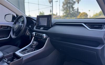 2021 Toyota RAV4 LE   - Photo 8 - San Jose, CA 95126