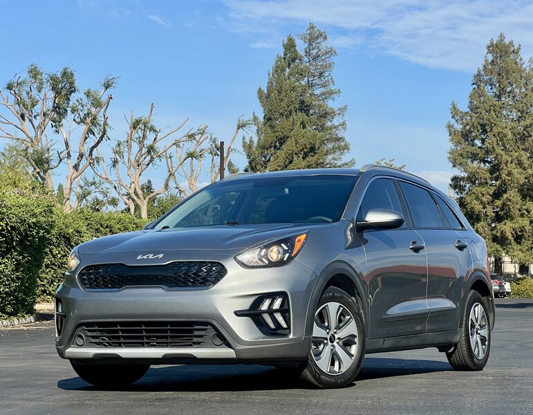 2022 Kia Niro LX  