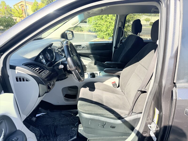 2016 Dodge Grand Caravan SXT - Photo 11 - Orangevale, CA 95662