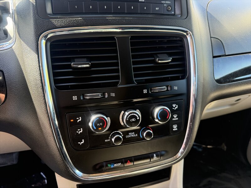 2016 Dodge Grand Caravan SXT - Photo 17 - Orangevale, CA 95662