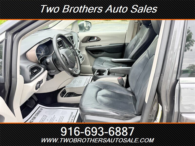 2019 Chrysler Pacifica Touring L - Photo 11 - Orangevale, CA 95662