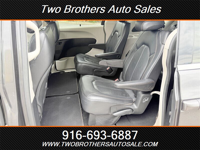 2019 Chrysler Pacifica Touring L - Photo 12 - Orangevale, CA 95662