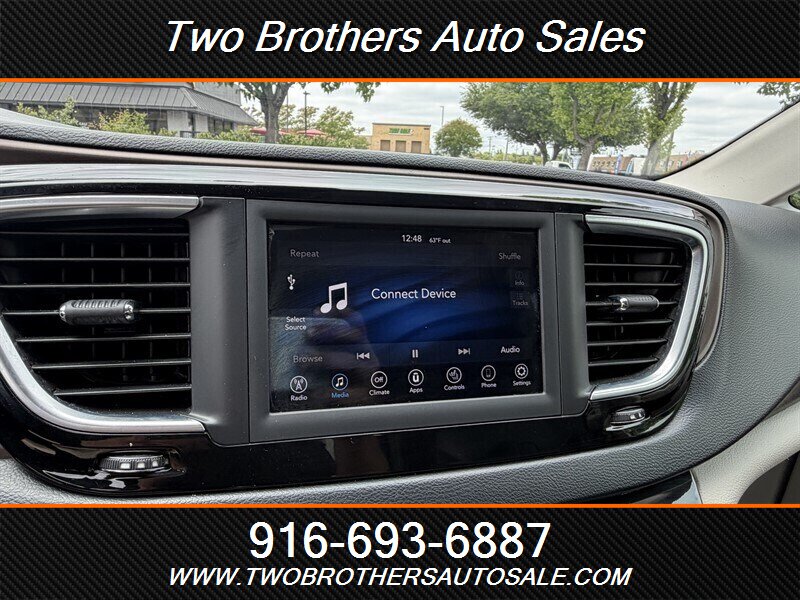 2019 Chrysler Pacifica Touring L - Photo 15 - Orangevale, CA 95662