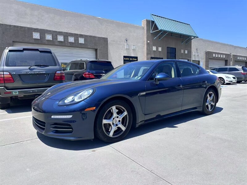 2015 Porsche Panamera  