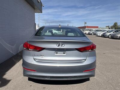 2017 Hyundai ELANTRA SE - Photo 4 - Phoenix, AZ 85009