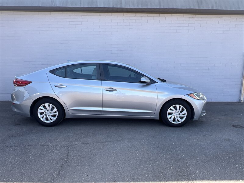 2017 Hyundai ELANTRA SE   - Photo 1 - Phoenix, AZ 85009