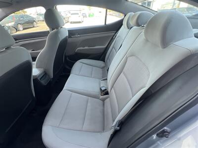 2017 Hyundai ELANTRA SE - Photo 6 - Phoenix, AZ 85009