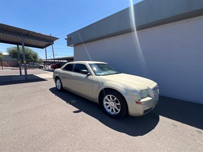2006 Chrysler 300   - Photo 2 - Phoenix, AZ 85009