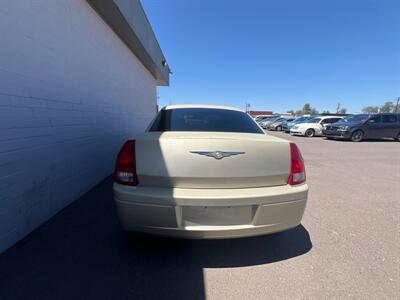 2006 Chrysler 300   - Photo 4 - Phoenix, AZ 85009