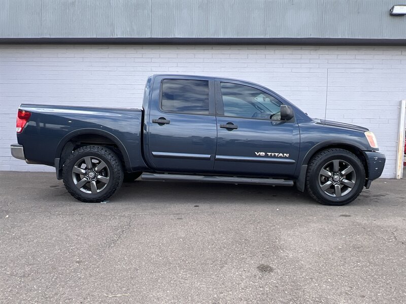 2015 Nissan Titan SV  
