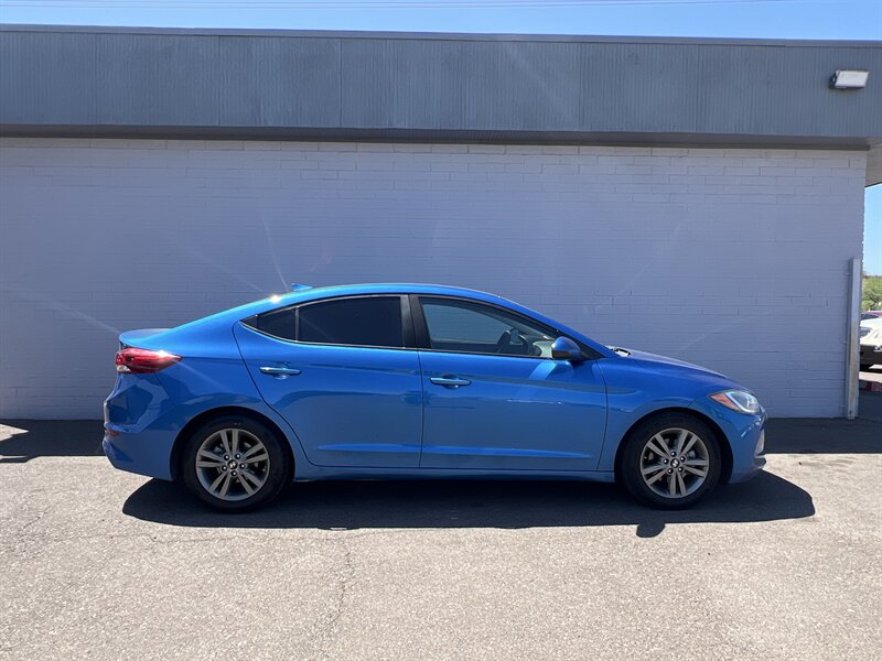 2018 Hyundai Elantra 2.0 SEL A/T SULEZ's photo