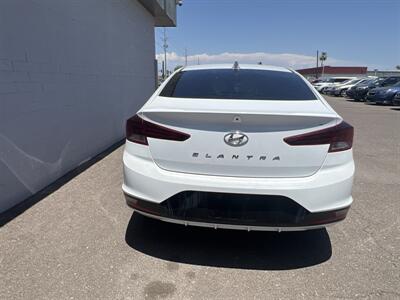2020 Hyundai Elantra SEL   - Photo 5 - Phoenix, AZ 85009