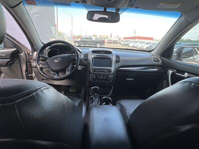 2015 Kia Sorento EX   - Photo 7 - Phoenix, AZ 85009