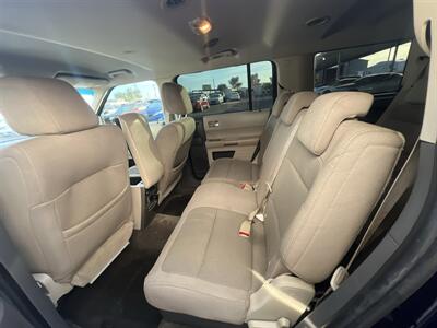 2011 Ford Flex SE   - Photo 6 - Phoenix, AZ 85009