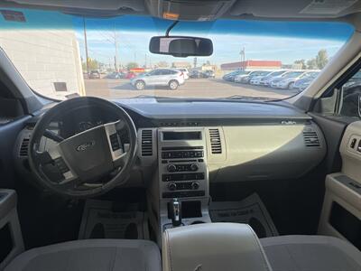 2011 Ford Flex SE   - Photo 7 - Phoenix, AZ 85009