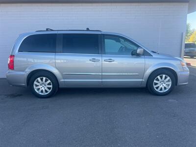 2016 Chrysler Town & Country Touring   - Photo 1 - Phoenix, AZ 85009