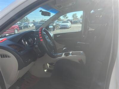 2014 Dodge Grand Caravan SXT   - Photo 5 - Phoenix, AZ 85009