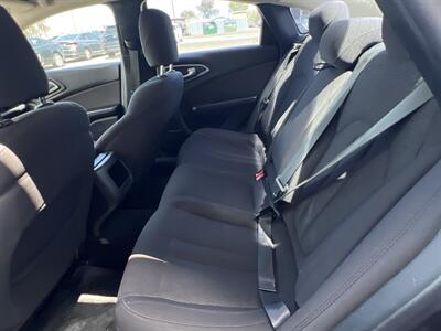 2015 Chrysler 200 Series Limited - Photo 6 - Phoenix, AZ 85009