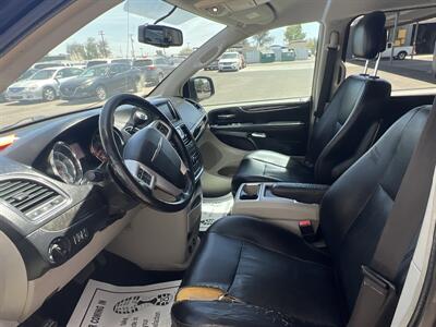 2014 Chrysler Town & Country Touring - Photo 5 - Phoenix, AZ 85009