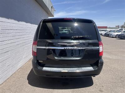 2014 Chrysler Town & Country Touring - Photo 4 - Phoenix, AZ 85009