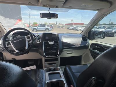 2014 Chrysler Town & Country Touring - Photo 7 - Phoenix, AZ 85009