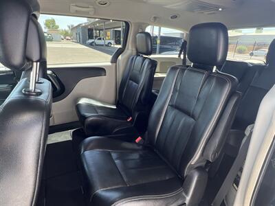 2014 Chrysler Town & Country Touring - Photo 6 - Phoenix, AZ 85009