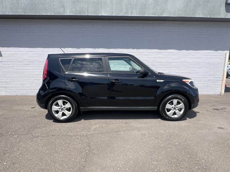 2017 Kia Soul   - Photo 1 - Phoenix, AZ 85009