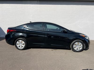 2016 Hyundai Elantra SE   - Photo 1 - Phoenix, AZ 85009