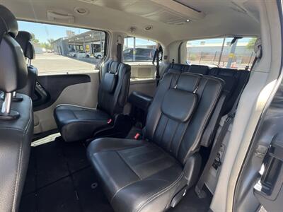 2016 Chrysler Town & Country Touring - Photo 6 - Phoenix, AZ 85009