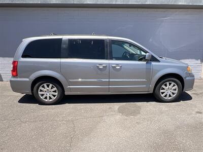 2016 Chrysler Town & Country Touring - Photo 1 - Phoenix, AZ 85009