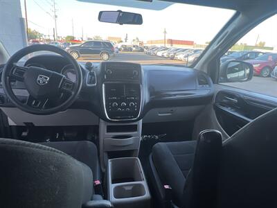2013 Dodge Grand Caravan SXT - Photo 7 - Phoenix, AZ 85009