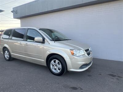 2013 Dodge Grand Caravan SXT - Photo 2 - Phoenix, AZ 85009