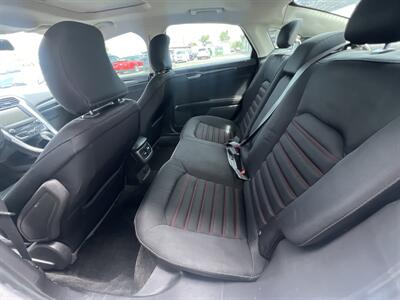 2016 Ford Fusion SE   - Photo 6 - Phoenix, AZ 85009