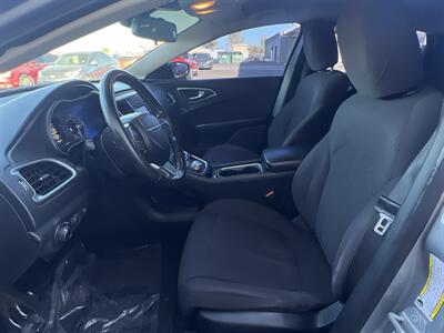 2015 Chrysler 200 Limited   - Photo 5 - Phoenix, AZ 85009
