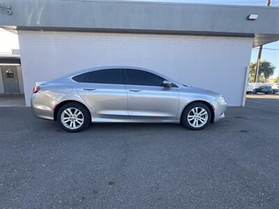 2015 Chrysler 200 Limited   - Photo 1 - Phoenix, AZ 85009
